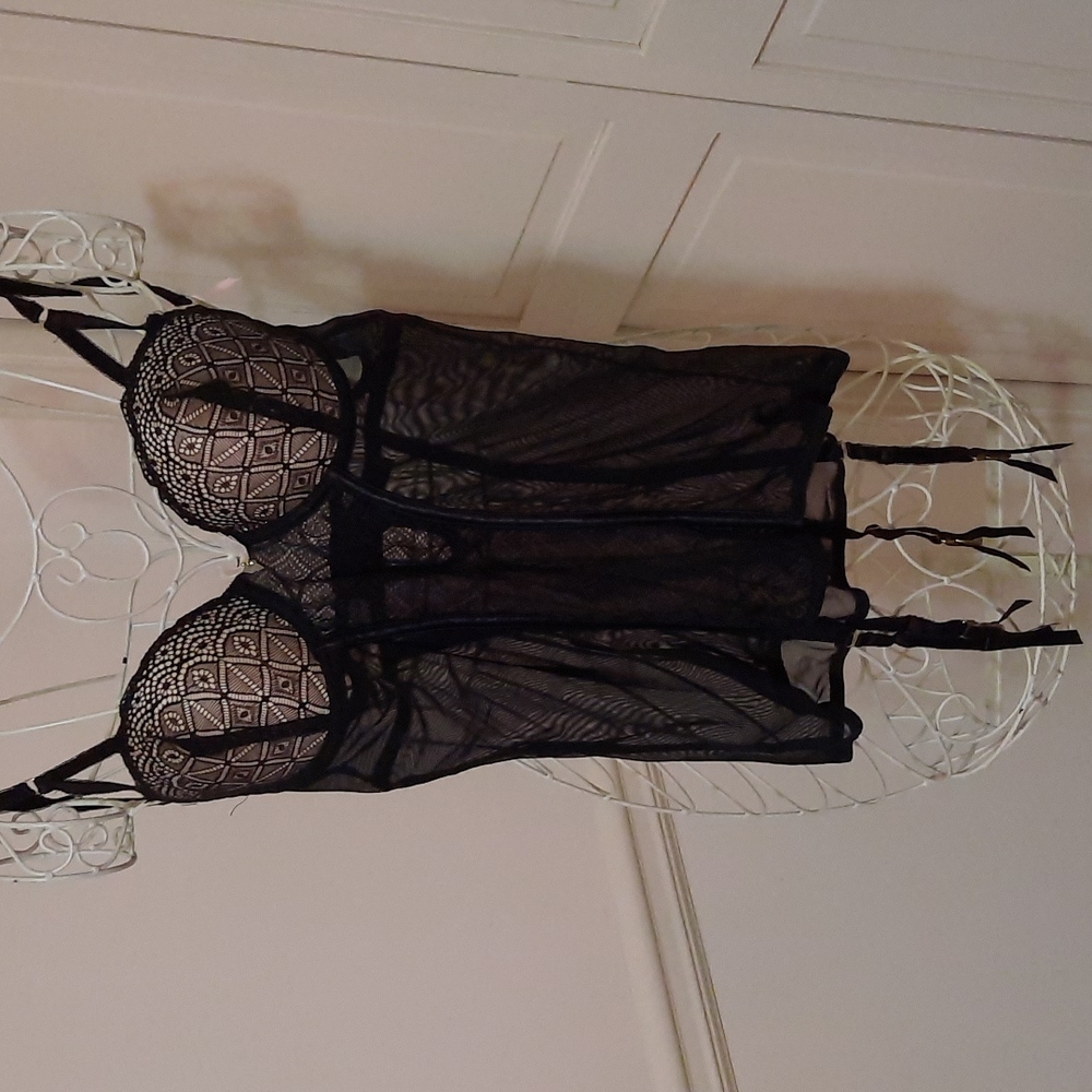 Daisy Fuentes Bustier